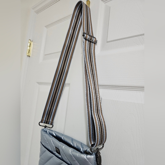 Think Royln Quilted Crossbody Bag – Pearl Ice Blue – NWT - Picture 4 of 16